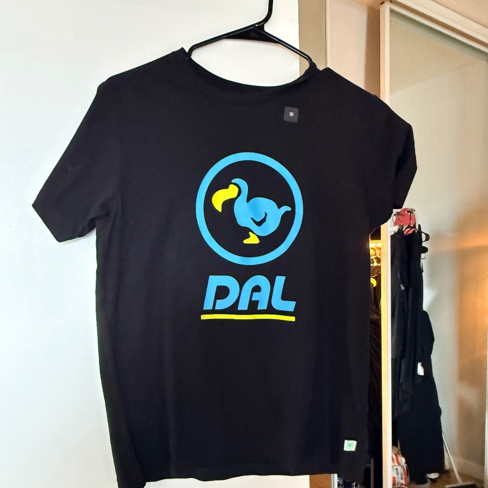 Animal Crossing Dodo Airlines Uniqlo collab NEW NEVER WORN
